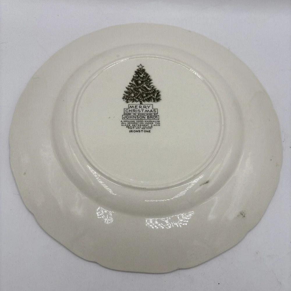 Vintage Johnson Bros Merry Christmas Dinner Plate Scalloped Edge 10.5